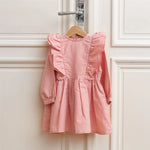 Leinenkleid Mathilda in Rosa mit Rüschen für Mädchen, Vorderansicht